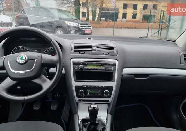 Синій Шкода Октавія, об'ємом двигуна 1.4 л та пробігом 235 тис. км за 7500 $, фото 7 на Automoto.ua