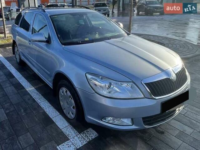 Синий Шкода Октавия, объемом двигателя 1.2 л и пробегом 202 тыс. км за 5200 $, фото 2 на Automoto.ua