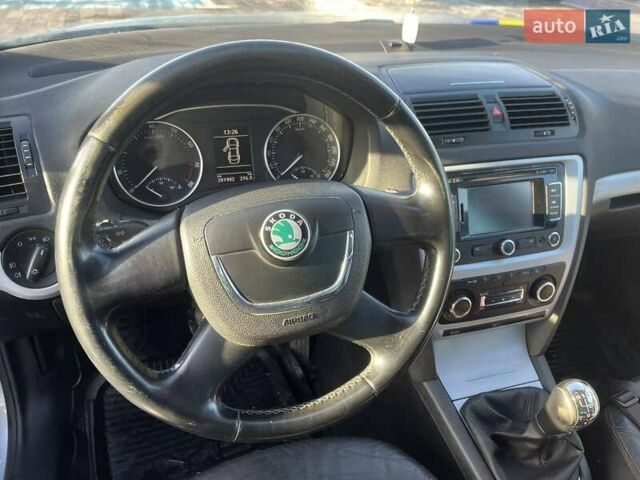 Синий Шкода Октавия, объемом двигателя 1.2 л и пробегом 202 тыс. км за 5200 $, фото 7 на Automoto.ua