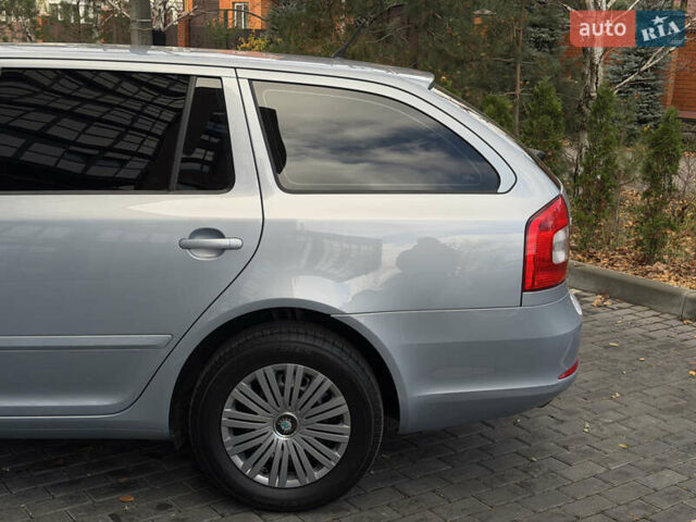 Синий Шкода Октавия, объемом двигателя 1.6 л и пробегом 186 тыс. км за 8400 $, фото 65 на Automoto.ua