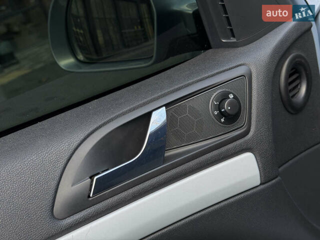 Синий Шкода Октавия, объемом двигателя 1.6 л и пробегом 186 тыс. км за 8400 $, фото 68 на Automoto.ua