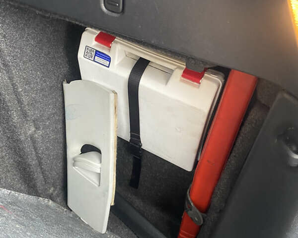 Синій Шкода Октавія, об'ємом двигуна 1.6 л та пробігом 294 тис. км за 7000 $, фото 18 на Automoto.ua