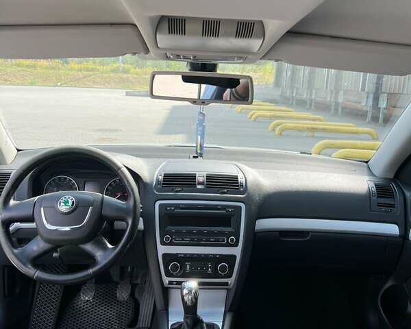 Синий Шкода Октавия, объемом двигателя 1.6 л и пробегом 335 тыс. км за 6800 $, фото 13 на Automoto.ua