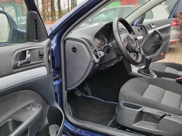 Синий Шкода Октавия, объемом двигателя 1.4 л и пробегом 235 тыс. км за 7500 $, фото 6 на Automoto.ua