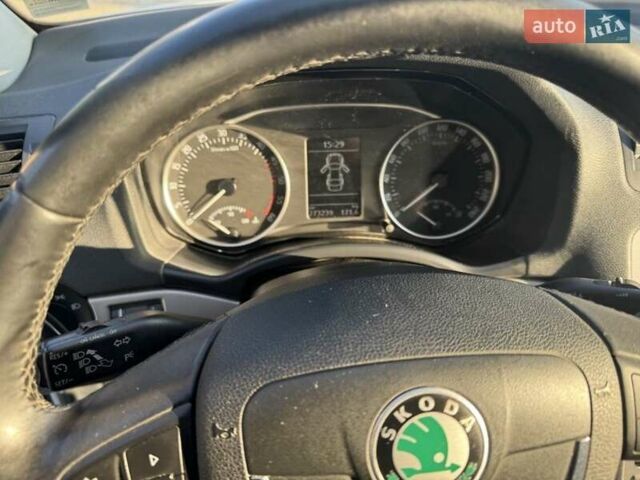 Синий Шкода Октавия, объемом двигателя 1.97 л и пробегом 274 тыс. км за 9300 $, фото 21 на Automoto.ua