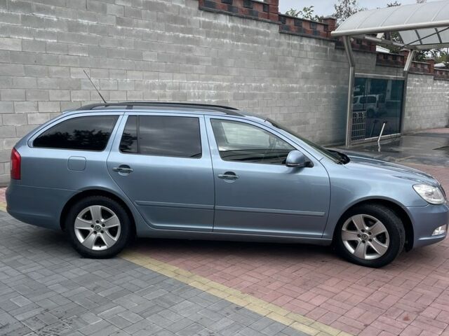 Синий Шкода Октавия, объемом двигателя 1.6 л и пробегом 288 тыс. км за 7950 $, фото 2 на Automoto.ua