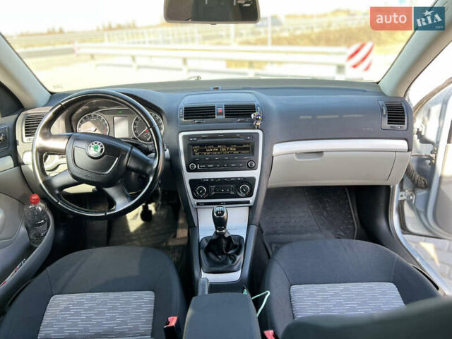 Синий Шкода Октавия, объемом двигателя 1.6 л и пробегом 256 тыс. км за 7950 $, фото 48 на Automoto.ua