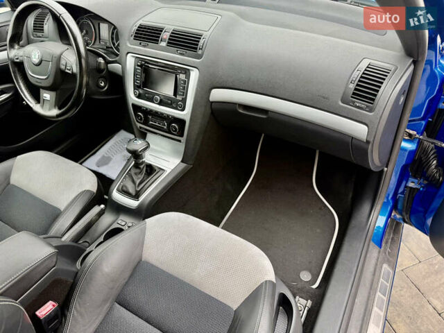 Синій Шкода Октавія, об'ємом двигуна 2 л та пробігом 205 тис. км за 11000 $, фото 53 на Automoto.ua