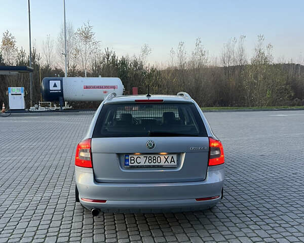 Синій Шкода Октавія, об'ємом двигуна 1.6 л та пробігом 362 тис. км за 7500 $, фото 3 на Automoto.ua