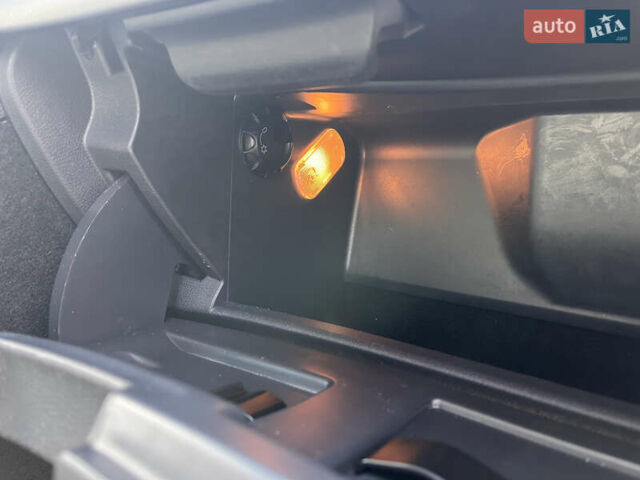 Синий Шкода Октавия, объемом двигателя 1.8 л и пробегом 223 тыс. км за 7600 $, фото 36 на Automoto.ua