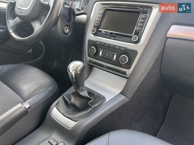 Синий Шкода Октавия, объемом двигателя 1.8 л и пробегом 223 тыс. км за 7600 $, фото 35 на Automoto.ua