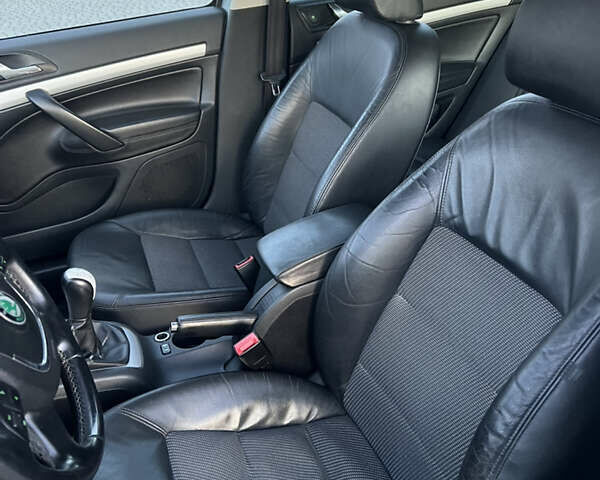 Синій Шкода Октавія, об'ємом двигуна 1.6 л та пробігом 362 тис. км за 7500 $, фото 10 на Automoto.ua