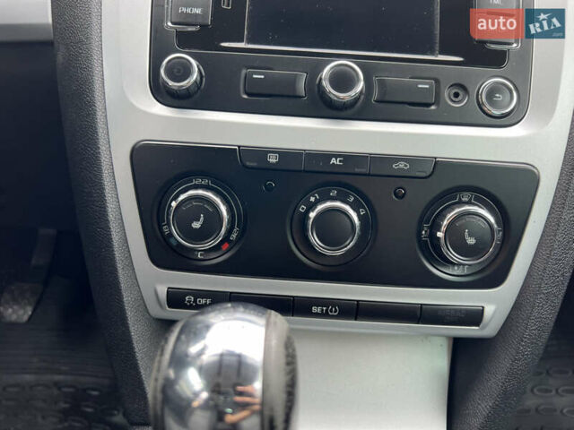 Синий Шкода Октавия, объемом двигателя 1.8 л и пробегом 154 тыс. км за 6200 $, фото 36 на Automoto.ua