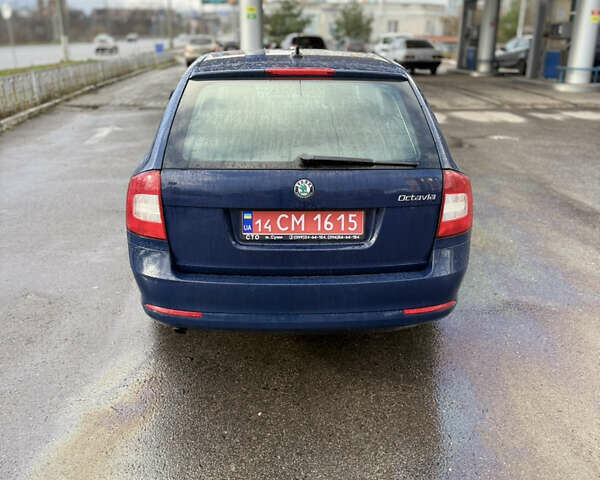 Синий Шкода Октавия, объемом двигателя 1.6 л и пробегом 215 тыс. км за 9500 $, фото 3 на Automoto.ua