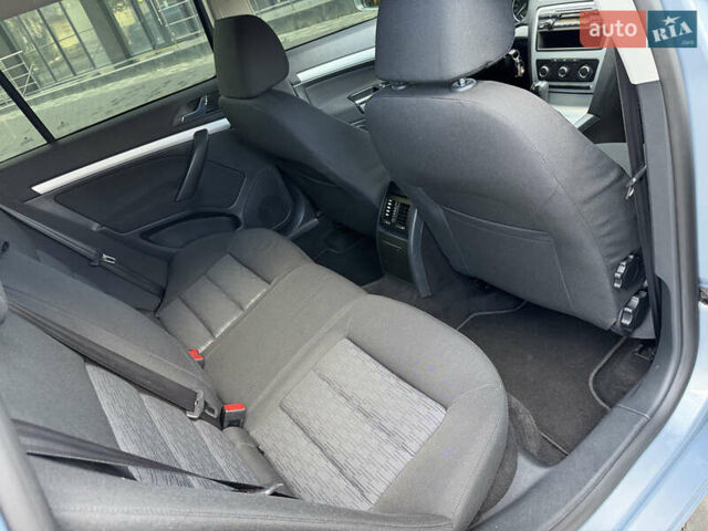 Синий Шкода Октавия, объемом двигателя 1.6 л и пробегом 186 тыс. км за 8400 $, фото 87 на Automoto.ua