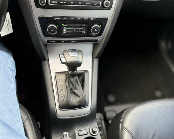 Синий Шкода Октавия, объемом двигателя 1.6 л и пробегом 215 тыс. км за 9500 $, фото 17 на Automoto.ua