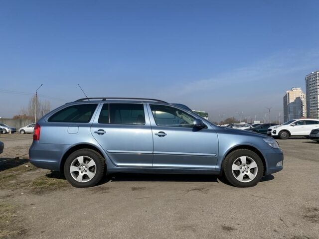 Синий Шкода Октавия, объемом двигателя 0 л и пробегом 228 тыс. км за 8000 $, фото 3 на Automoto.ua