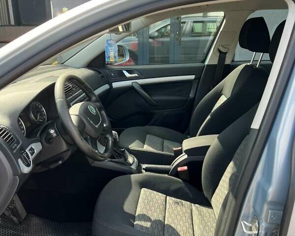 Синий Шкода Октавия, объемом двигателя 1.6 л и пробегом 335 тыс. км за 6800 $, фото 11 на Automoto.ua