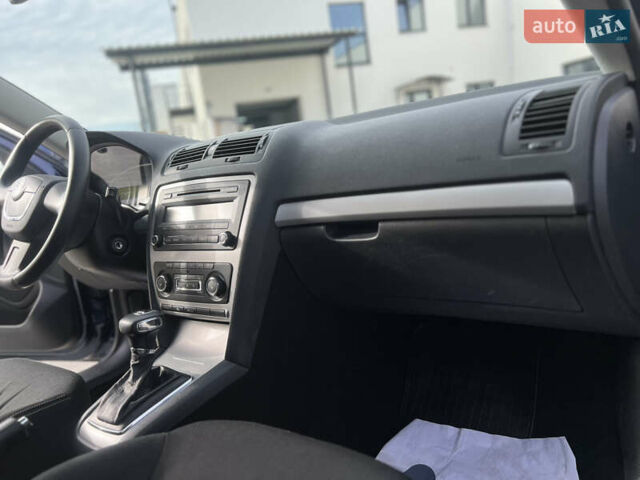 Синий Шкода Октавия, объемом двигателя 1.4 л и пробегом 228 тыс. км за 7350 $, фото 14 на Automoto.ua