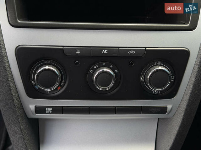 Синий Шкода Октавия, объемом двигателя 1.6 л и пробегом 186 тыс. км за 8400 $, фото 79 на Automoto.ua