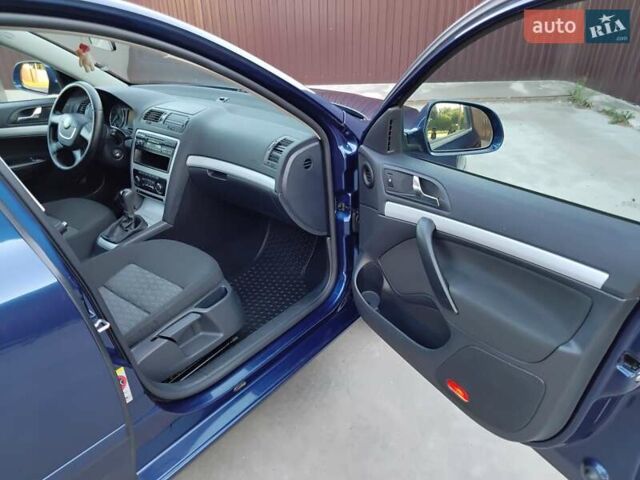 Синий Шкода Октавия, объемом двигателя 0 л и пробегом 230 тыс. км за 7500 $, фото 24 на Automoto.ua