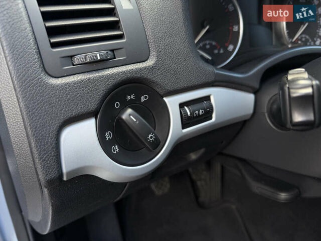 Синий Шкода Октавия, объемом двигателя 1.6 л и пробегом 186 тыс. км за 8400 $, фото 75 на Automoto.ua