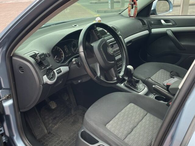 Синий Шкода Октавия, объемом двигателя 1.6 л и пробегом 288 тыс. км за 7950 $, фото 5 на Automoto.ua