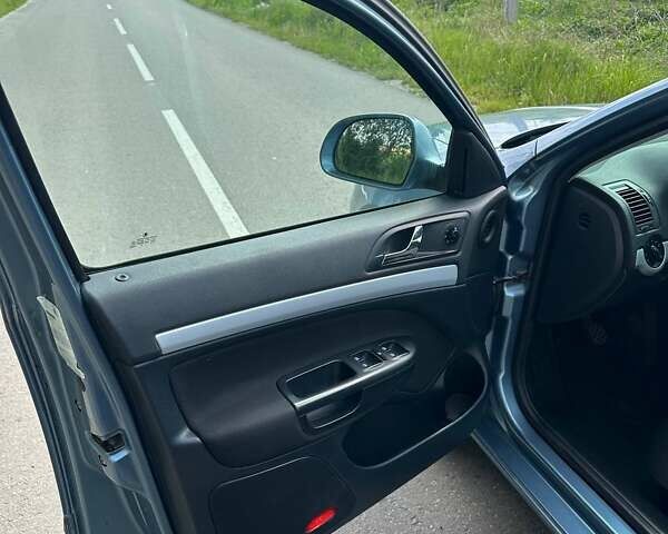 Синий Шкода Октавия, объемом двигателя 1.6 л и пробегом 280 тыс. км за 7000 $, фото 6 на Automoto.ua