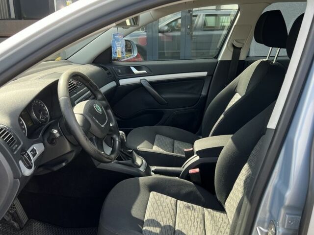 Синій Шкода Октавія, об'ємом двигуна 1.6 л та пробігом 335 тис. км за 6500 $, фото 3 на Automoto.ua