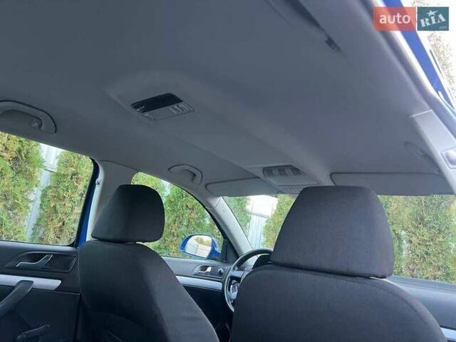 Синий Шкода Октавия, объемом двигателя 1.6 л и пробегом 233 тыс. км за 7800 $, фото 108 на Automoto.ua