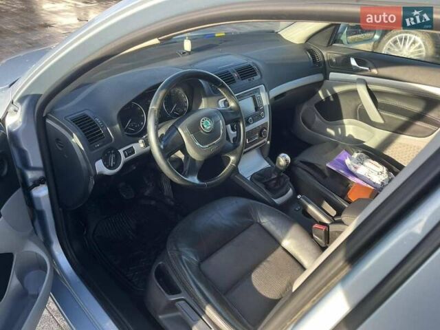 Синий Шкода Октавия, объемом двигателя 1.2 л и пробегом 202 тыс. км за 5200 $, фото 6 на Automoto.ua