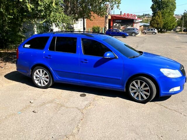 Синий Шкода Октавия, объемом двигателя 1.6 л и пробегом 397 тыс. км за 6750 $, фото 5 на Automoto.ua