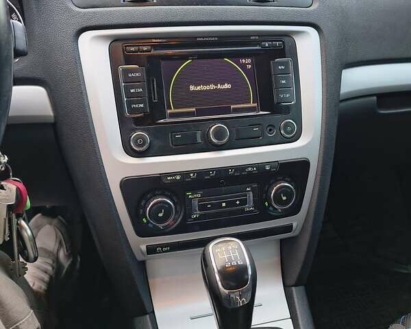 Шкода Октавия 2010 в Ирпене на Automoto.ua Синий Шкода Октавия, объемом двигателя 2 л и пробегом 294 тыс. км за 8800 $, фото 10 на Automoto.ua
