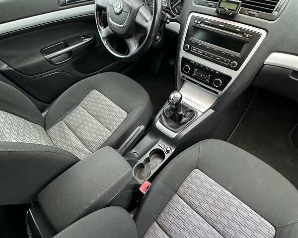 Синій Шкода Октавія, об'ємом двигуна 1.4 л та пробігом 215 тис. км за 7200 $, фото 16 на Automoto.ua