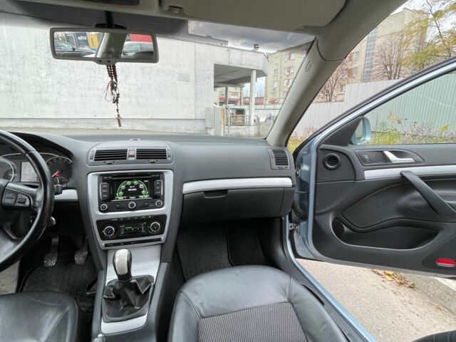 Синій Шкода Октавія, об'ємом двигуна 1.6 л та пробігом 361 тис. км за 6307 $, фото 19 на Automoto.ua