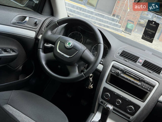 Синий Шкода Октавия, объемом двигателя 1.6 л и пробегом 186 тыс. км за 8400 $, фото 88 на Automoto.ua