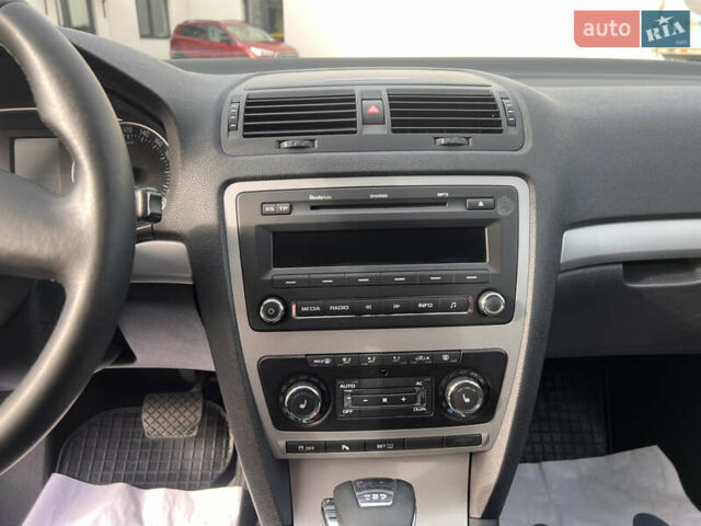 Синий Шкода Октавия, объемом двигателя 1.4 л и пробегом 228 тыс. км за 7350 $, фото 20 на Automoto.ua