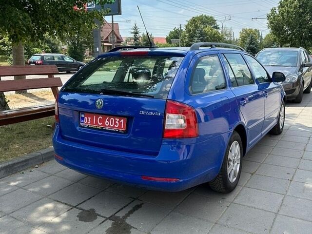 Синій Шкода Октавія, об'ємом двигуна 1.6 л та пробігом 172 тис. км за 7950 $, фото 7 на Automoto.ua