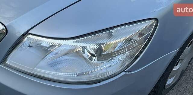 Синий Шкода Октавия, объемом двигателя 1.2 л и пробегом 202 тыс. км за 5200 $, фото 9 на Automoto.ua