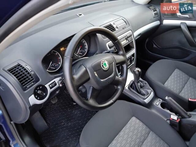 Синий Шкода Октавия, объемом двигателя 0 л и пробегом 230 тыс. км за 7500 $, фото 25 на Automoto.ua
