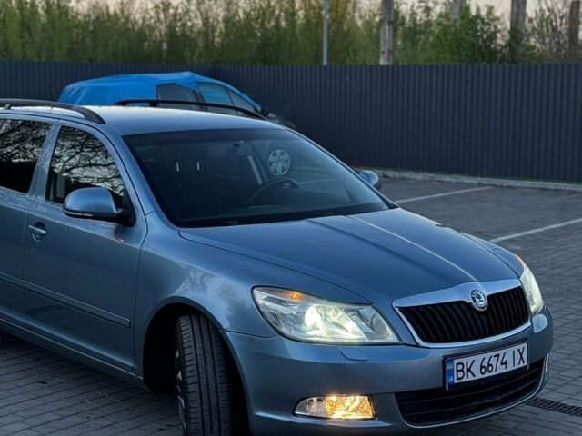 Синий Шкода Октавия, объемом двигателя 1.6 л и пробегом 300 тыс. км за 6199 $, фото 2 на Automoto.ua