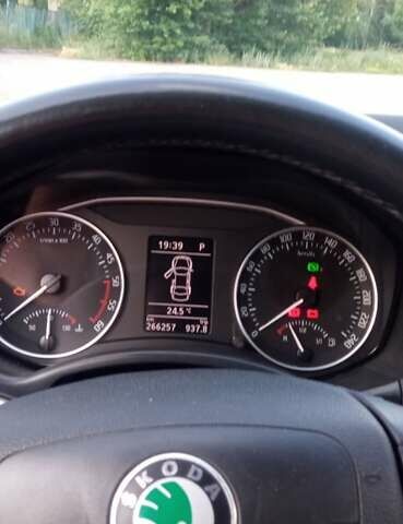 Синий Шкода Октавия, объемом двигателя 1.6 л и пробегом 270 тыс. км за 7700 $, фото 6 на Automoto.ua