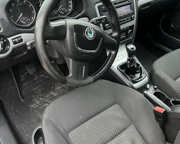 Синий Шкода Октавия, объемом двигателя 1.4 л и пробегом 273 тыс. км за 5900 $, фото 63 на Automoto.ua