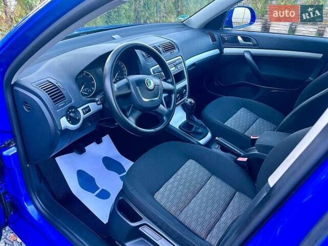 Синий Шкода Октавия, объемом двигателя 1.6 л и пробегом 233 тыс. км за 7800 $, фото 62 на Automoto.ua