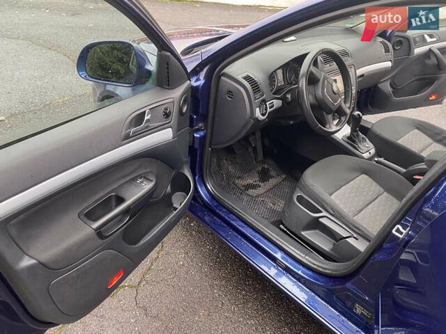 Синій Шкода Октавія, об'ємом двигуна 1.6 л та пробігом 294 тис. км за 7000 $, фото 11 на Automoto.ua