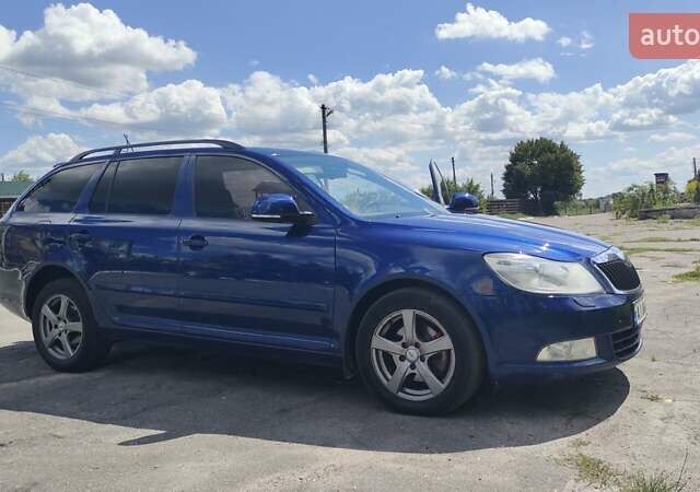 Синий Шкода Октавия, объемом двигателя 1.97 л и пробегом 297 тыс. км за 9000 $, фото 2 на Automoto.ua