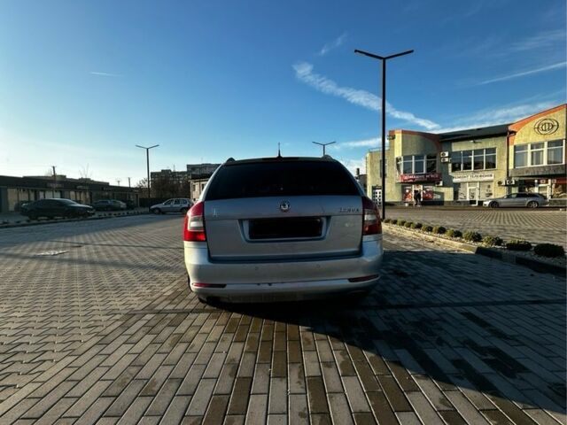 Синий Шкода Октавия, объемом двигателя 1.2 л и пробегом 225 тыс. км за 6300 $, фото 6 на Automoto.ua