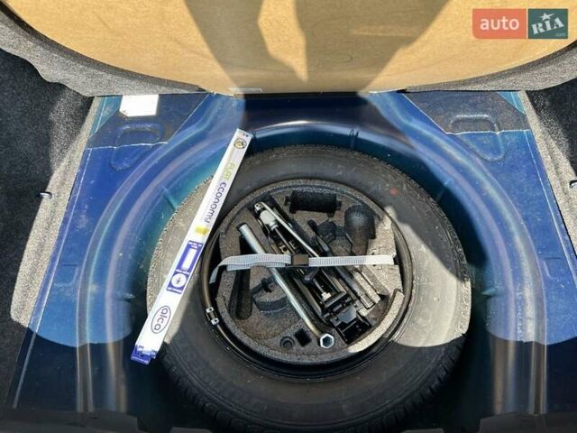 Синий Шкода Октавия, объемом двигателя 1.6 л и пробегом 227 тыс. км за 8700 $, фото 12 на Automoto.ua