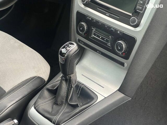 Синій Шкода Октавія, об'ємом двигуна 2 л та пробігом 319 тис. км за 9590 $, фото 40 на Automoto.ua