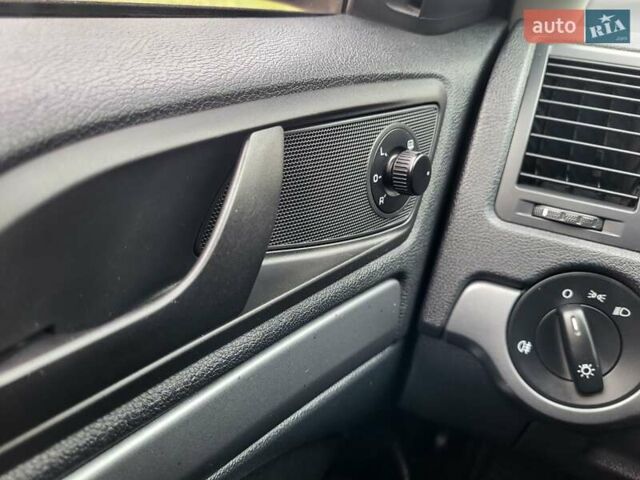 Синий Шкода Октавия, объемом двигателя 1.6 л и пробегом 218 тыс. км за 8999 $, фото 20 на Automoto.ua